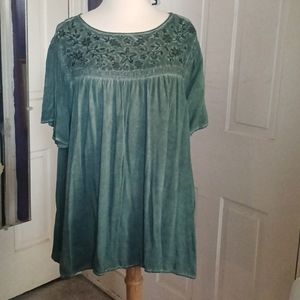 Torrid Rayon with embroidery  yolk SS blouse